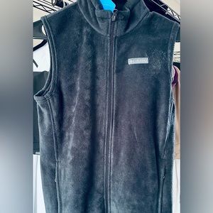 Columbia Black Fleece Vest. Youth Size Large. Brand New With Tags!